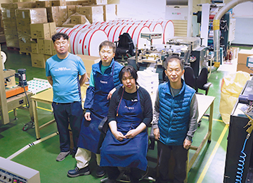 보람근로원 봉투·인쇄사업의 봉투 제작팀 단체 사진